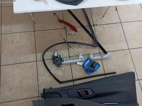 Hyundai Bayon Kapı Döşemesi çıkma parça