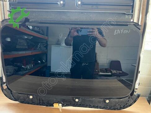 Hyundai Bayon Sunroof Camı çıkma parça