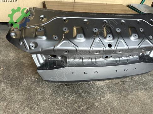 Hyundai Accent Bagaj Kapağı çıkma parça