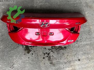 Hyundai Accent Bagaj Kapağı çıkma parça