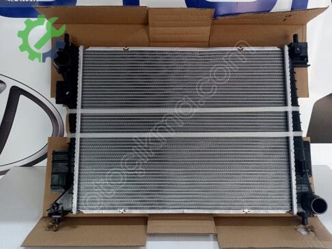 Hyundai i20 Motor Su Radyatörü çıkma parça