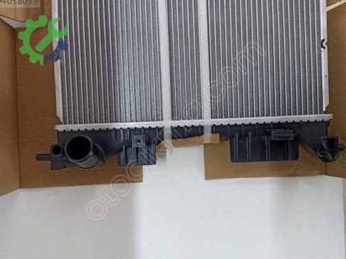 Hyundai i20 Motor Su Radyatörü çıkma parça