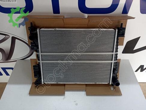 Hyundai i20 Motor Su Radyatörü çıkma parça