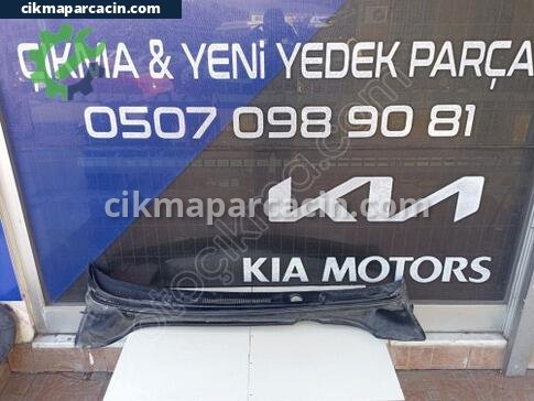 Hyundai i20 Ön Cam Izgarası çıkma parça