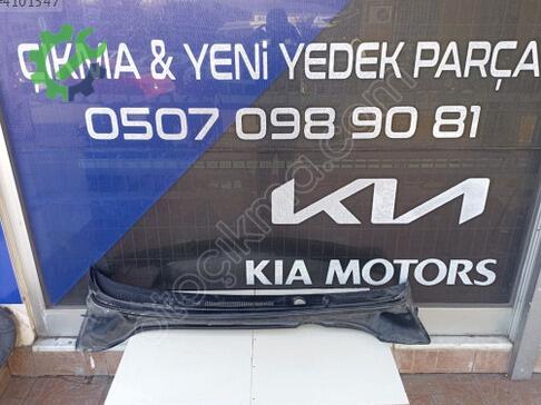 Hyundai i20 Ön Cam Izgarası çıkma parça