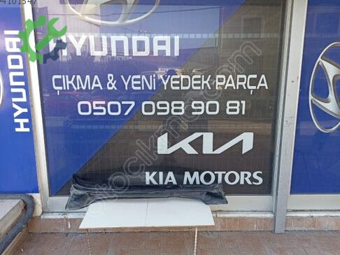 Hyundai i20 Ön Cam Izgarası 2014-2020 çıkma parça