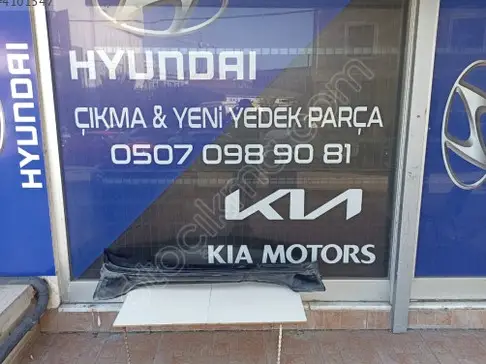 Hyundai i20 Ön Cam Izgarası 2014-2020 çıkma parça