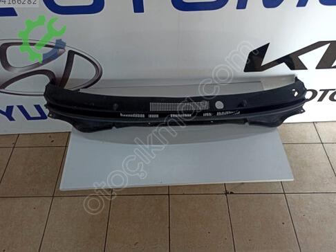 Hyundai i20 Ön Cam Izgarası 2020-2025 çıkma parça