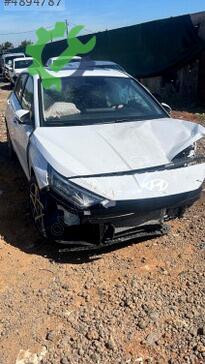 Hyundai i20 Ön Cam Izgarası çıkma parça