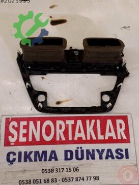Hyundai i20 Teyp Çerçevesi 84740-C8AC0 çıkma parça