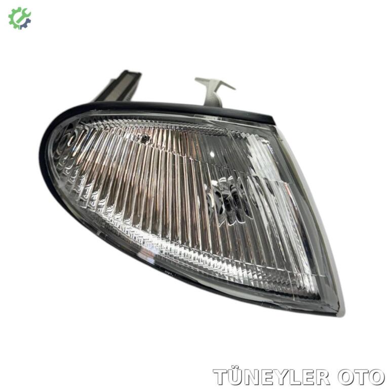 Mazda 323 Sinyal çıkma parça