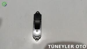 Mitsubishi L200 2007-2013 Sağ Direksiyon Düğmesi