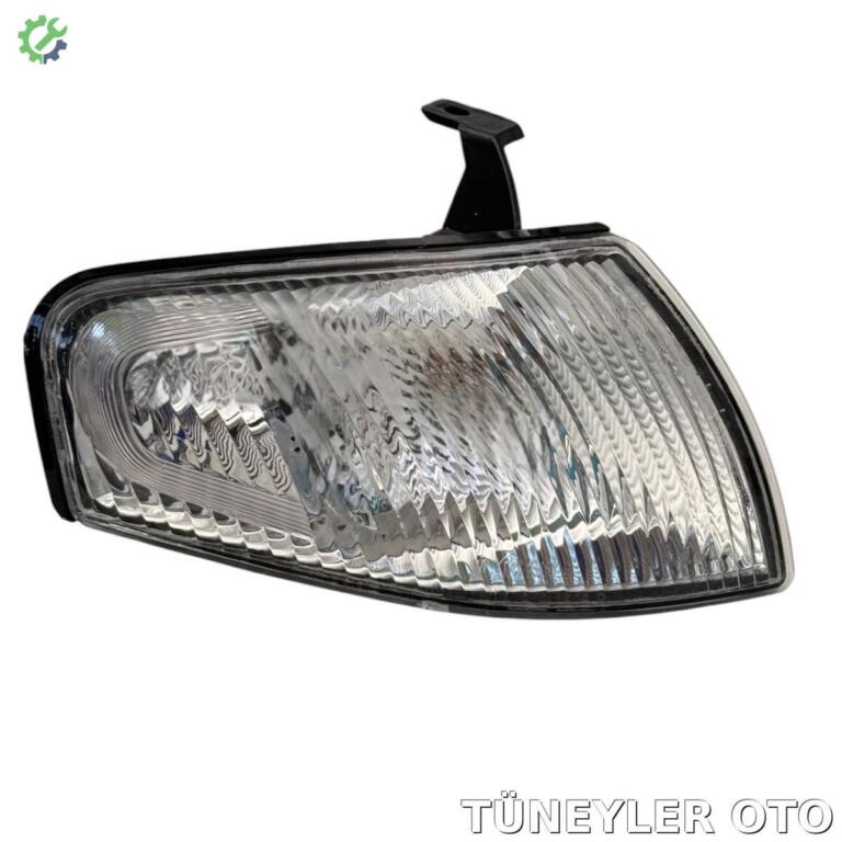 Mazda 323 Sinyal çıkma parça