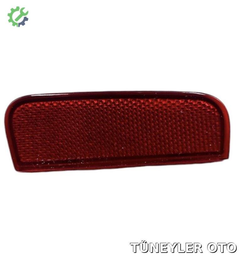 Toyota Yaris Tampon Reflektörü çıkma parça