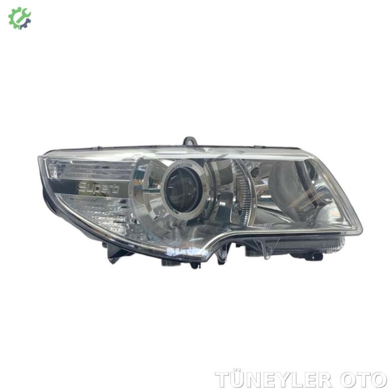 Skoda Superb Far (Sağ) çıkma parça