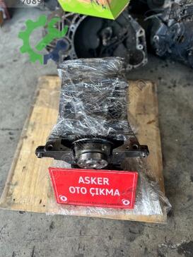 Opel Insignia Yarım Motor çıkma parça
