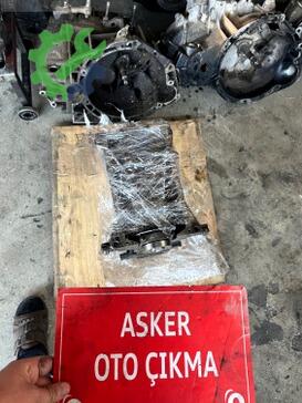 Opel Insignia Yarım Motor çıkma parça