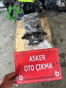 Opel Insignia Yarım Motor çıkma parça