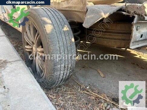 Renault Kangoo Arka Dingil çıkma parça