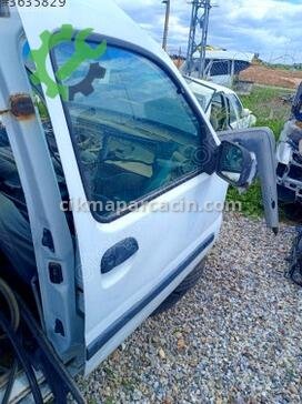 Renault Kangoo Sağ Ön Kapı çıkma parça