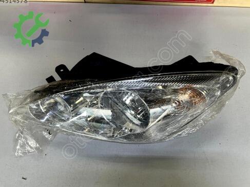 Kia Ceed Sol Ön Far 2006-2009 çıkma parça