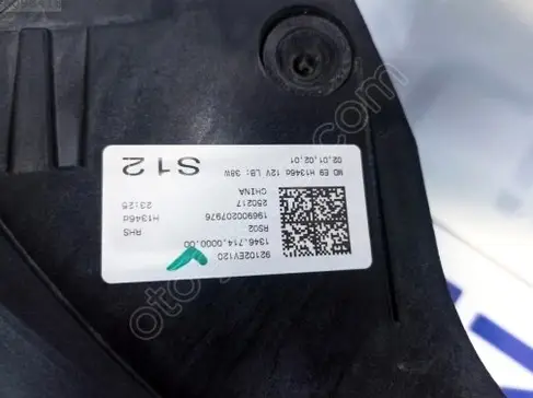 Kia EV Sağ Ön Far çıkma parça