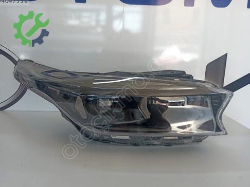 Kia Ceed Sağ Ön Far çıkma parça