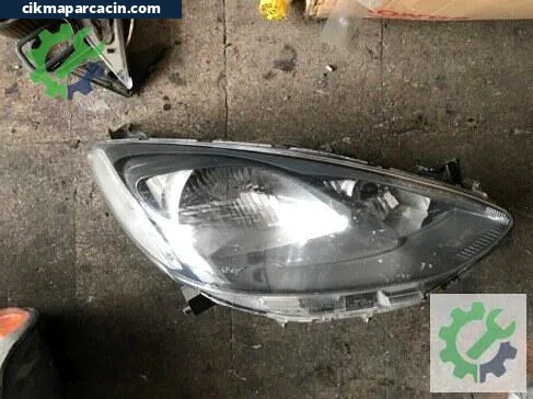 Mazda 2 Sağ Ön Far çıkma parça