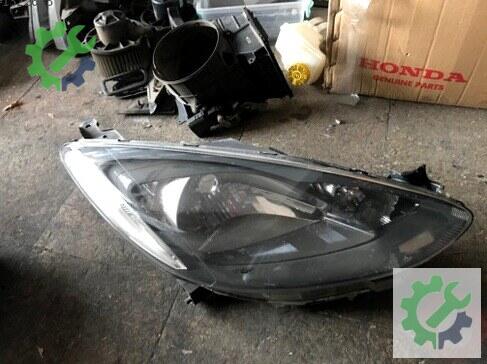 Mazda 2 Sağ Ön Far çıkma parça