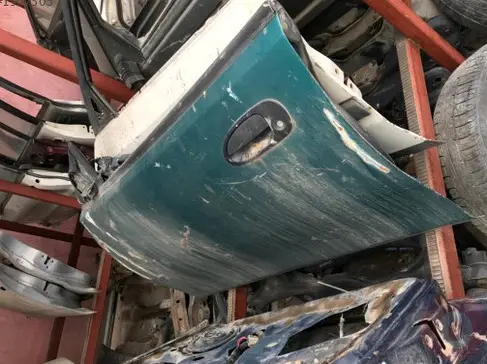 Mazda 323 Sol Ön Kapı çıkma parça