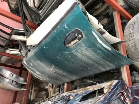 Mazda 323 Sol Ön Kapı çıkma parça