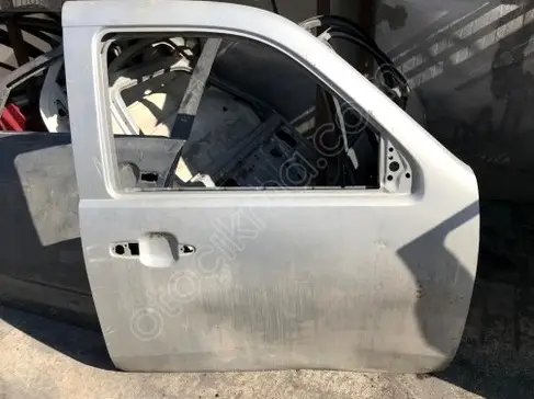 Mazda B-2500 Sağ Ön Kapı çıkma parça