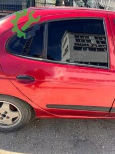 Megane 1 çıkma sağ arka Kapı