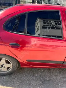 Renault Megane Sağ Arka Kapı çıkma parça