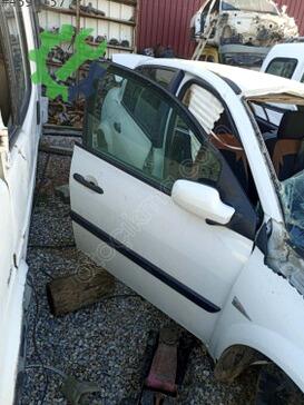 Renault Megane Sağ Ön Kapı çıkma parça