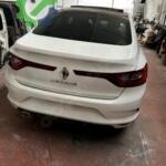 Megane 4 bagaj sedefli beyaz bagaj kapağı