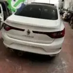 Megane 4 bagaj sedefli beyaz bagaj kapağı