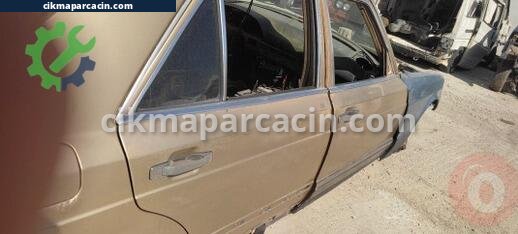 Mercedes-Benz 280 Sağ Arka Kapı çıkma parça