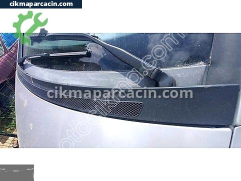 Mercedes-Benz A Serisi Ön Cam Izgarası çıkma parça