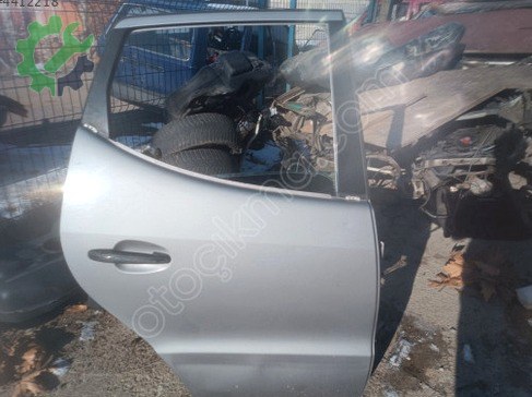 Mercedes-Benz A Serisi Sağ Arka Kapı çıkma parça