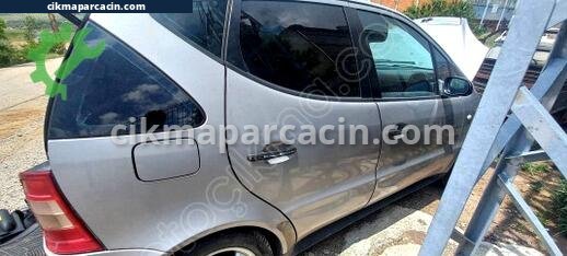 Mercedes-Benz A Serisi Sağ Ön Kapı çıkma parça