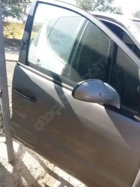 Mercedes-Benz A Serisi Sağ Ön Kapı Camı çıkma parça