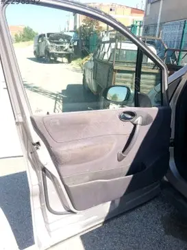 Mercedes-Benz A Serisi Sol Ön Kapı Camı çıkma parça