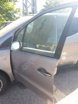 Mercedes-Benz A Serisi Sol Ön Kapı Camı çıkma parça
