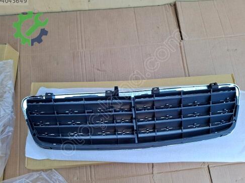 Mercedes-Benz C Serisi Ön Panjur 2038800223 çıkma parça