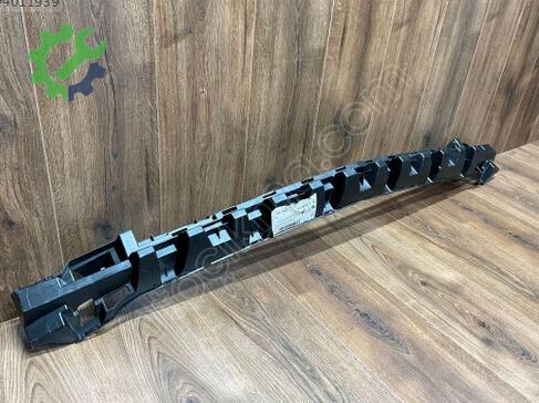 Mercedes-Benz C Serisi Tampon Braketi 2048854665 çıkma parça