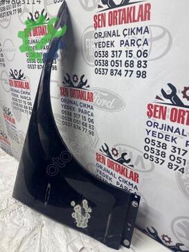 Mercedes-Benz C Serisi Sağ Ön Çamurluk A2048811001 çıkma parça