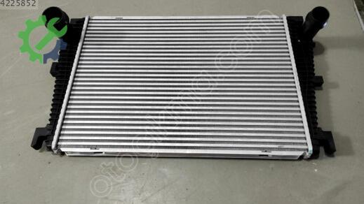 Mercedes-Benz C Serisi Intercooler Radyatörü çıkma parça