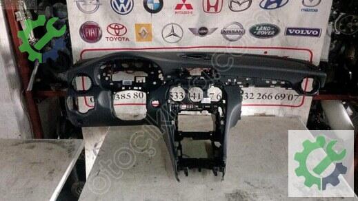 Mercedes-Benz C180 Torpido çıkma parça