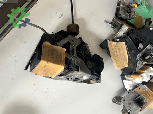 Mercedes-Benz A Serisi Sol Ön Kapı Kilidi çıkma parça